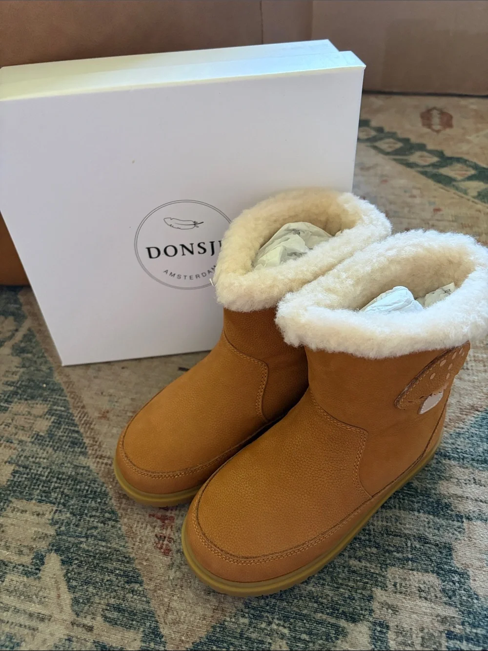 Donsje new box